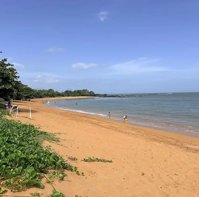 As 10 Melhores Praias do Espírito Santo para Curtir o Verão 2026