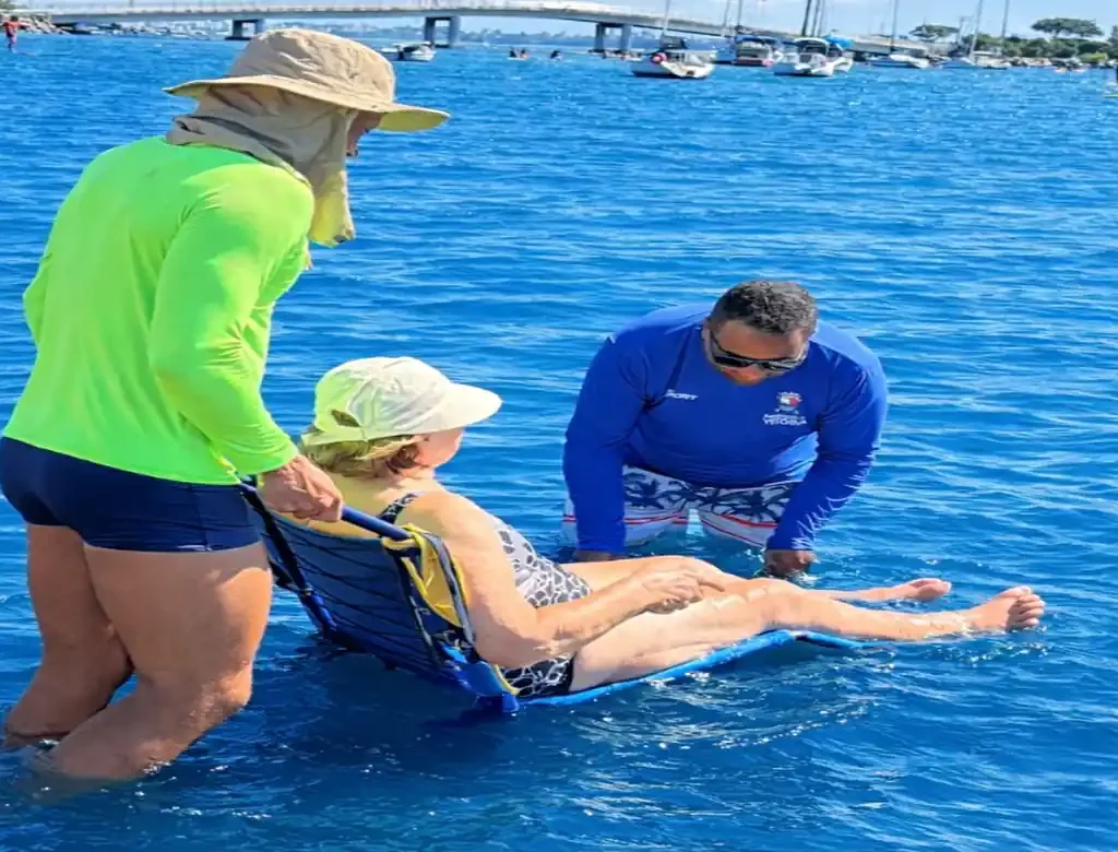 Banho de mar cadeirantes