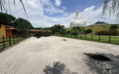Mosteiro Zen Morro da Vargem: como chegar, visitação e dicas 8 O Buda gigante de Ibiraçu visto de todos os ângulos