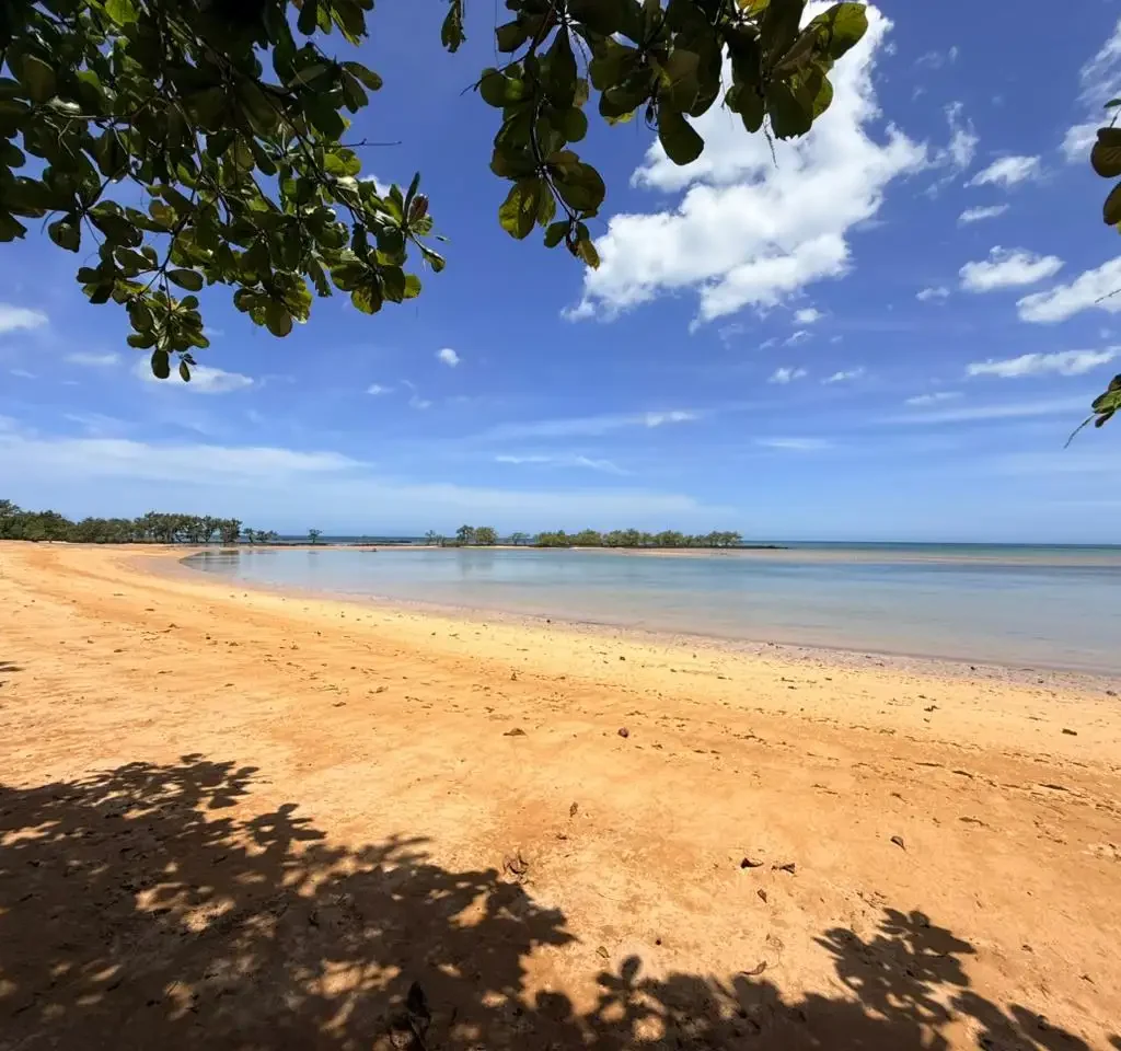 Praia Secreta de Aracruz, também conhecida como Praia do Descanso
