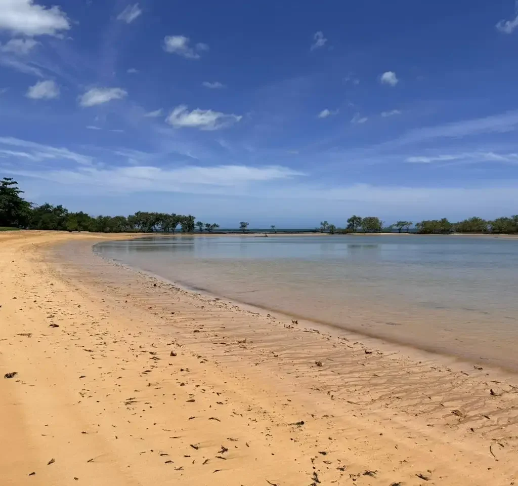 Praia Secreta de Aracruz, também conhecida como Praia do Descanso