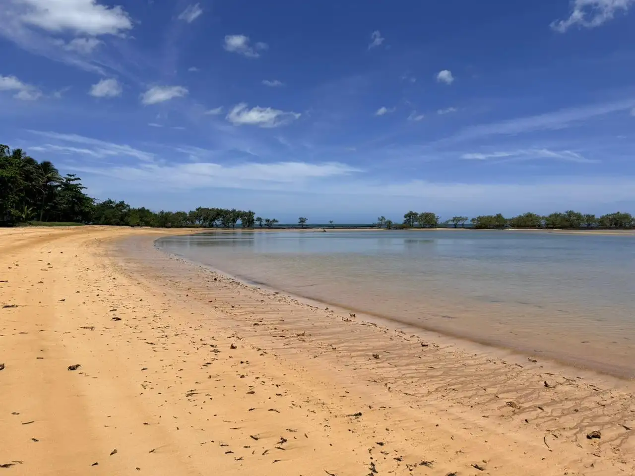 Formações rochosas na Praia Secreta de Aracruz