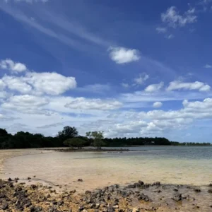 Praia Secreta de Aracruz, também conhecida como Praia do Descanso