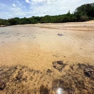 Praia Secreta de Aracruz, também conhecida como Praia do Descanso