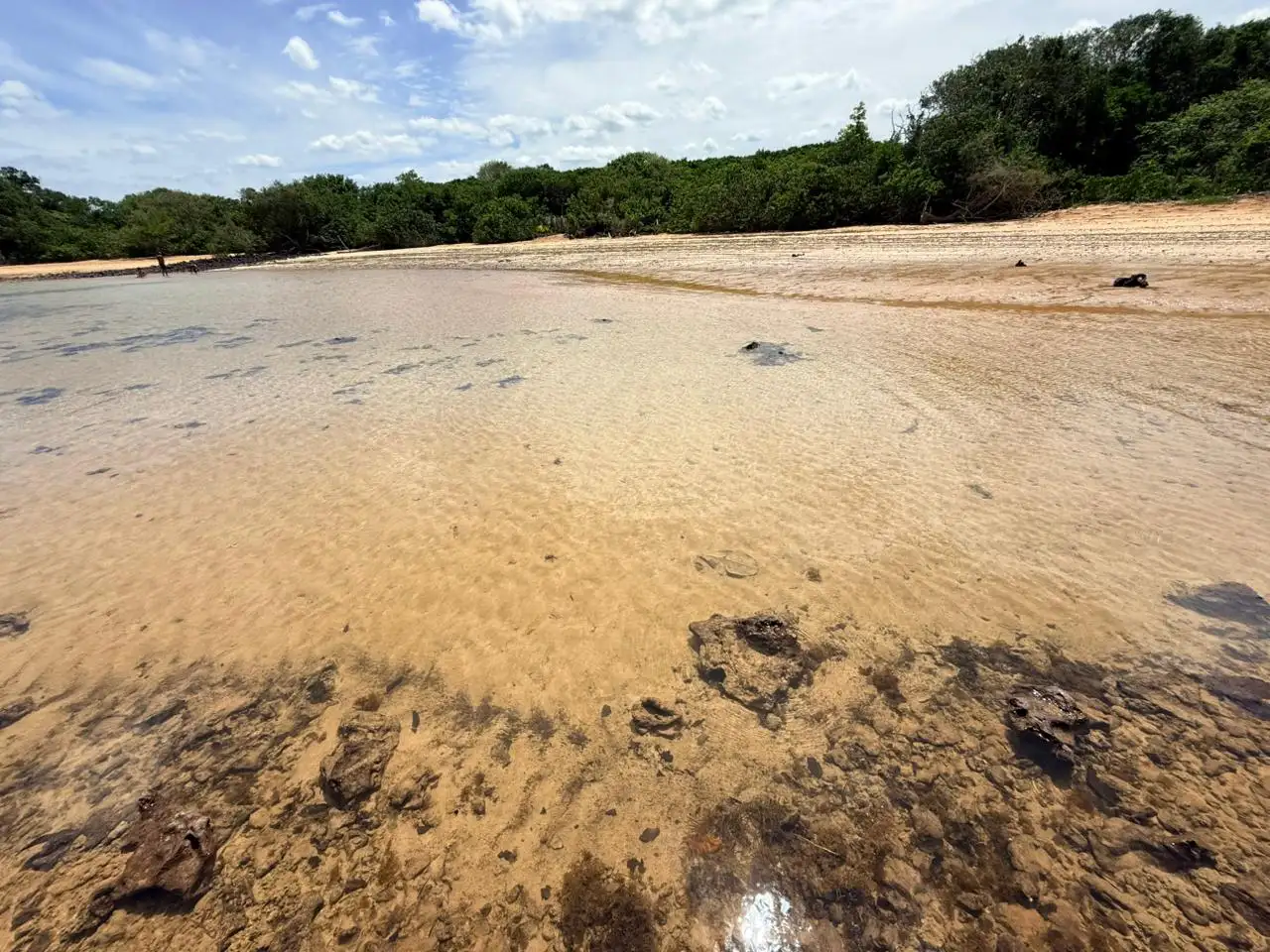 Praia Secreta de Aracruz, também conhecida como Praia do Descanso