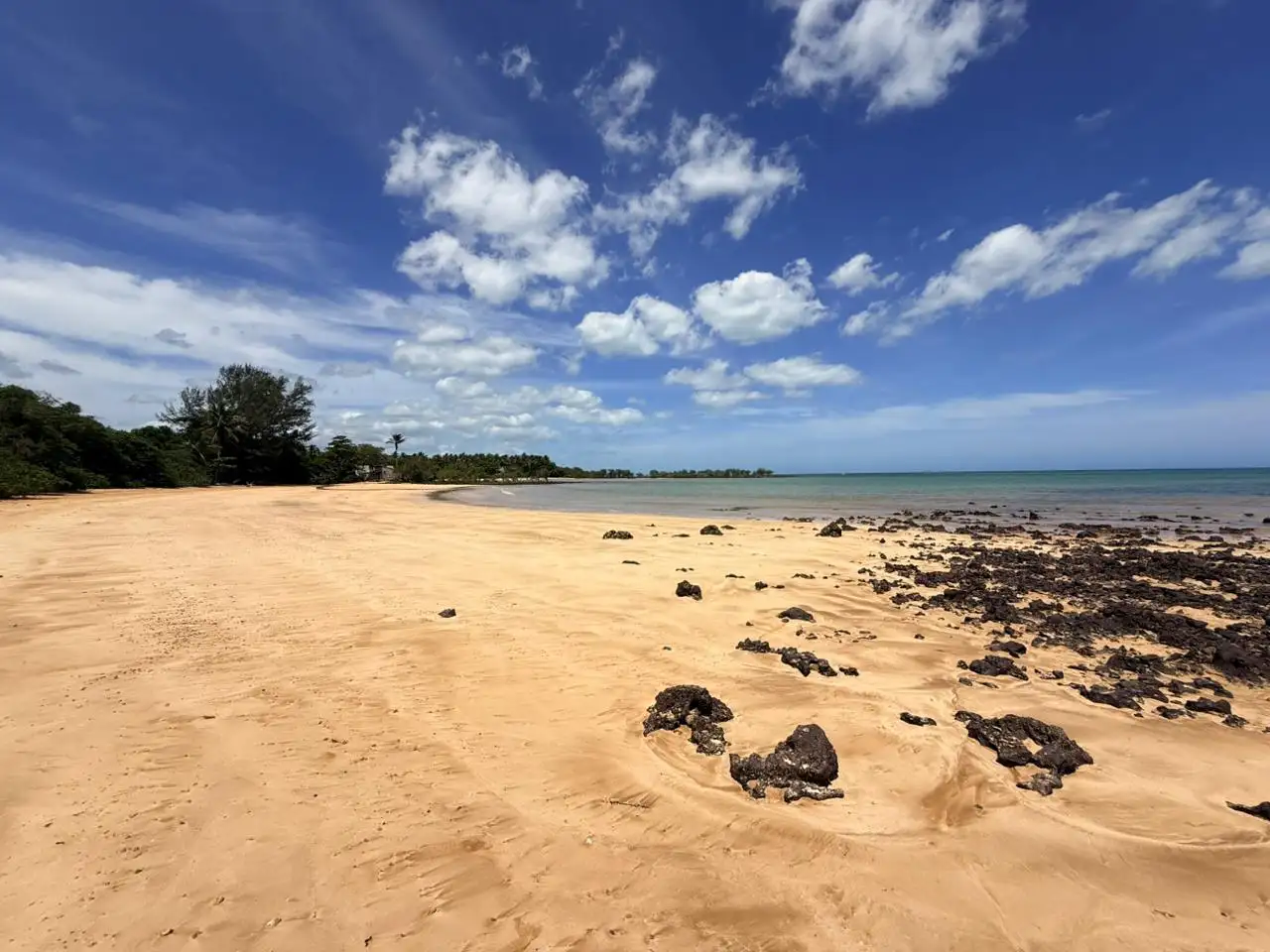 Praia Secreta de Aracruz, também conhecida como Praia do Descanso