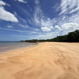 Praia Secreta de Aracruz, também conhecida como Praia do Descanso