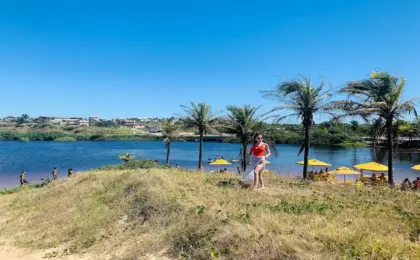 Parece mar, mas não é: 5 lagoas no ES com areia e ondas que vão enganar sua mente. 8 Praias de água doce ES
