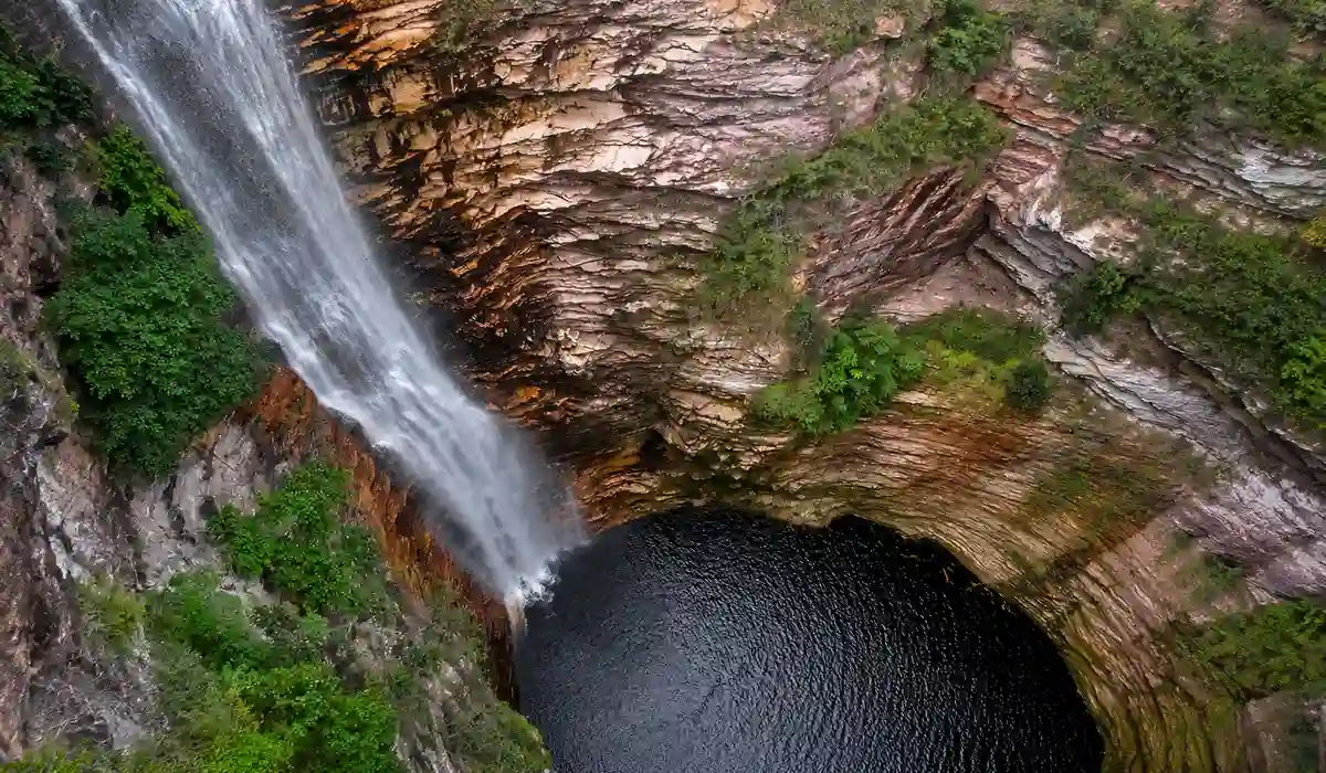 Cachoeira do Buracão na Chapada Diamantina com cânion e queda d’água