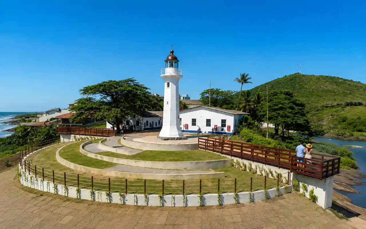 Farol Santa Luzia em Vila Velha: como chegar, história e dicas para visitar