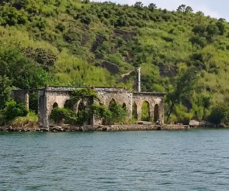 Ruínas de Dona Marta: acesso, maré e história