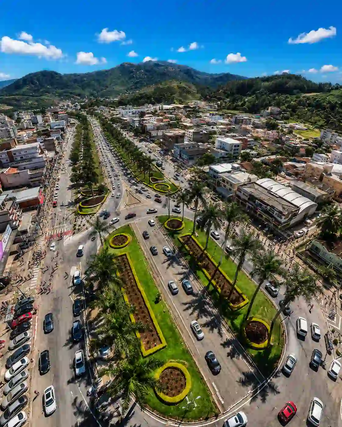 Venda Nova do Imigrante como cidade de passagem no Espírito Santo com estrada, café e produtos coloniais