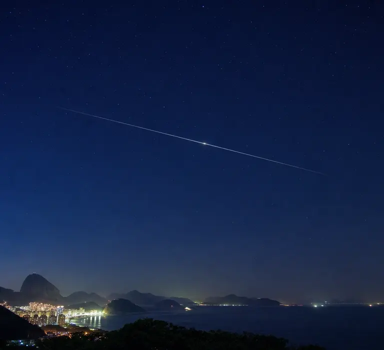 A ISS no Espírito Santo chama atenção nesta noite.