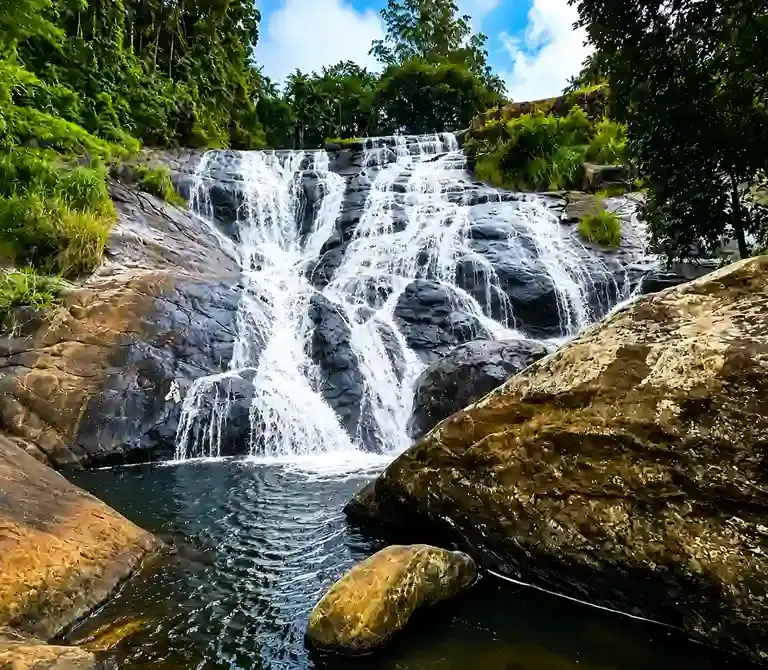 Cachoeira Baixo Mundo Novo em Rio Novo do Sul: guia