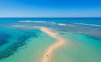Praia de Coroa Vermelha: mar calmo, história e a travessia clássica para Arraial d’Ajuda 12 Caminho de Moisés em Coroa Vermelha