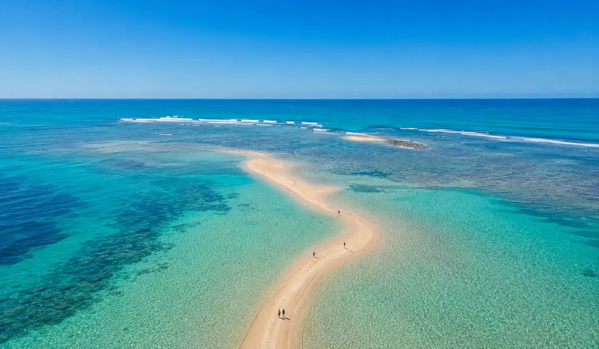 Caminho de Moisés na Praia de Coroa Vermelha durante a maré baixa
