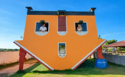 Casa de Cabeça Para Baixo