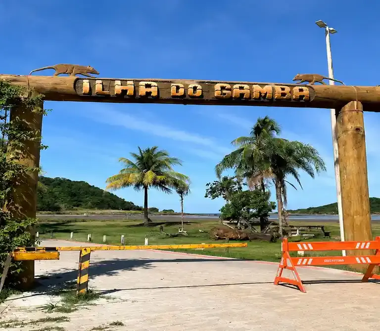 Como chegar a Piúma de carro, ônibus ou avião