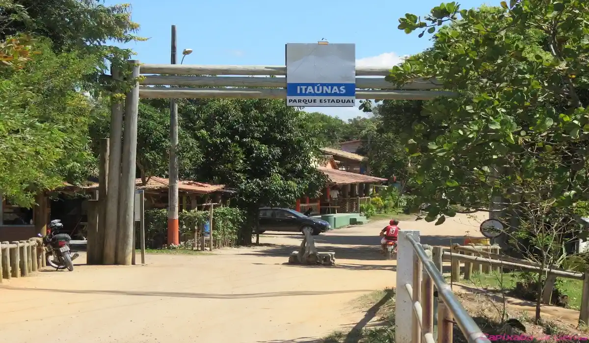 Praia e dunas no Parque Estadual de Itaúnas em Conceição da Barra