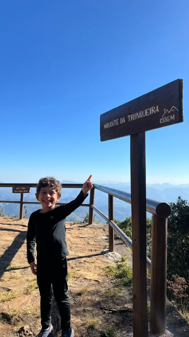 Pai e filho em trilha vivem aventura inesquecível no ES