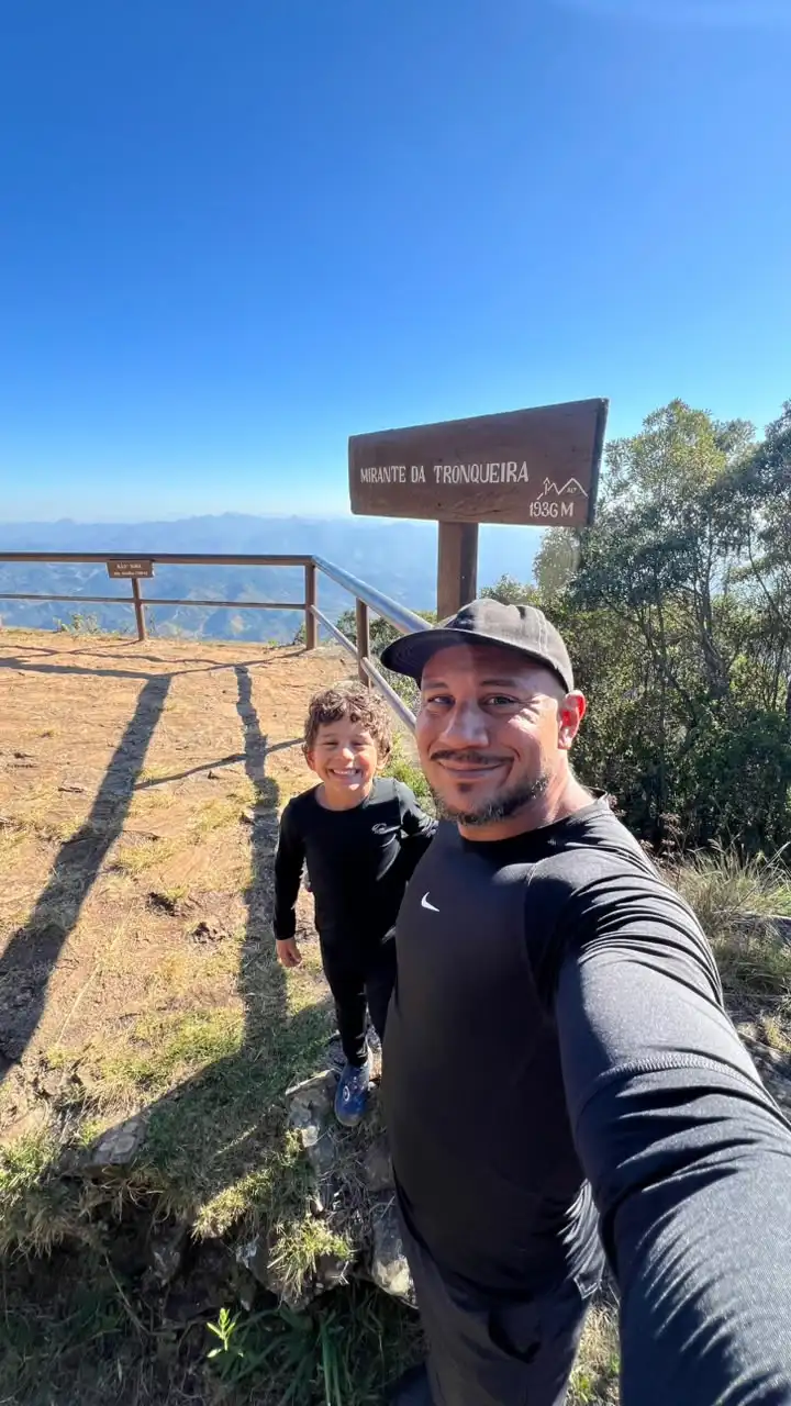 Pai e filho em trilha vivem aventura inesquecível no ES