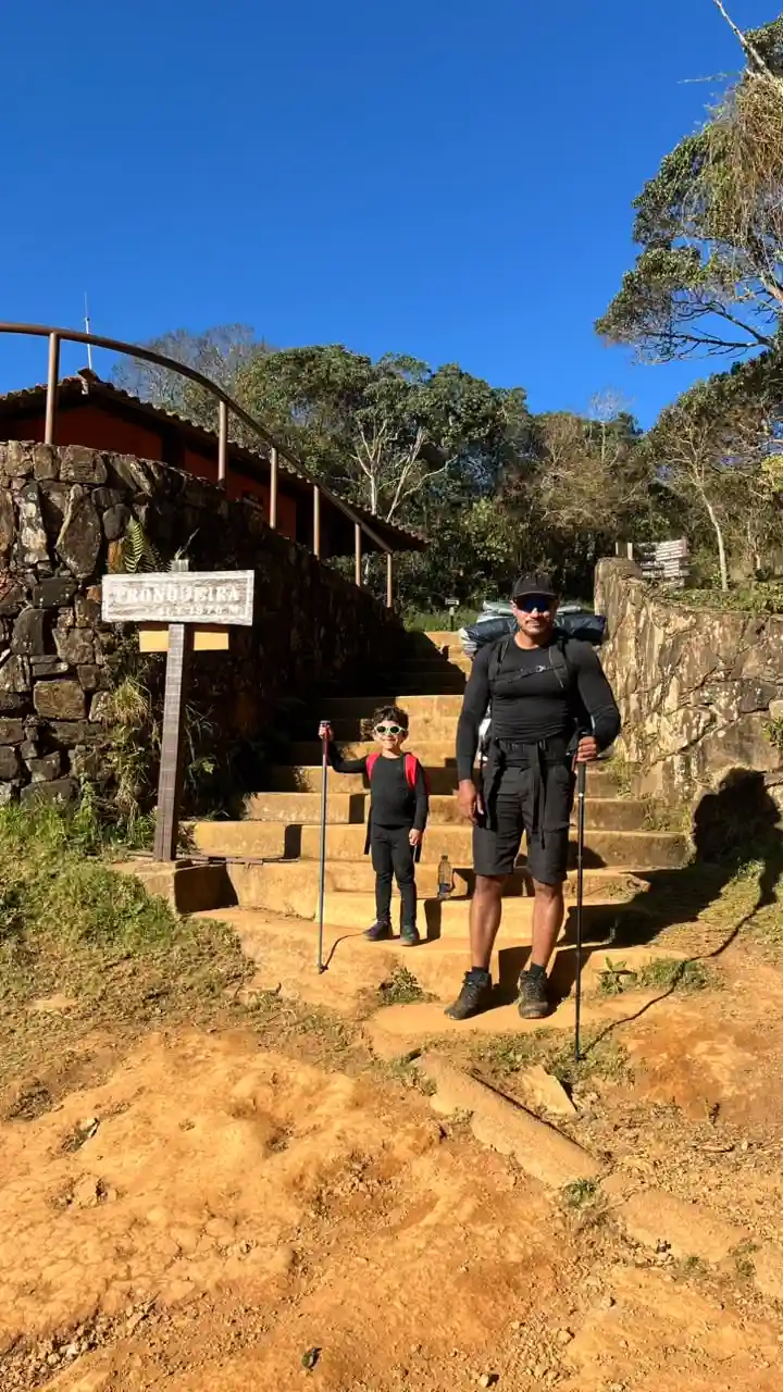 Pai e filho em trilha vivem aventura inesquecível no ES