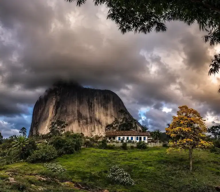 Quanto custa passar um dia em Pedra Azul em 2026?