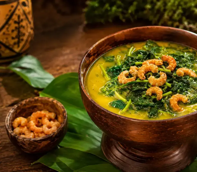 Tacacá do Pará: receita com tucupi e jambu
