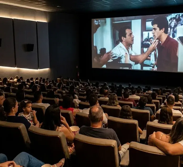 Veja onde assistir cinema grátis em Vitória, com programação gratuita no Sesc Glória, sessões no Cine Metrópolis e dicas para julho.