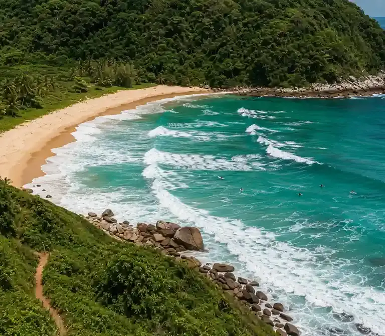 Praia da Engenhoca: trilha, acesso e dicas