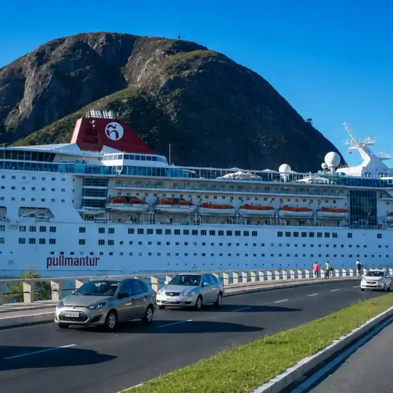 transatlânticos na Baía de Vitória