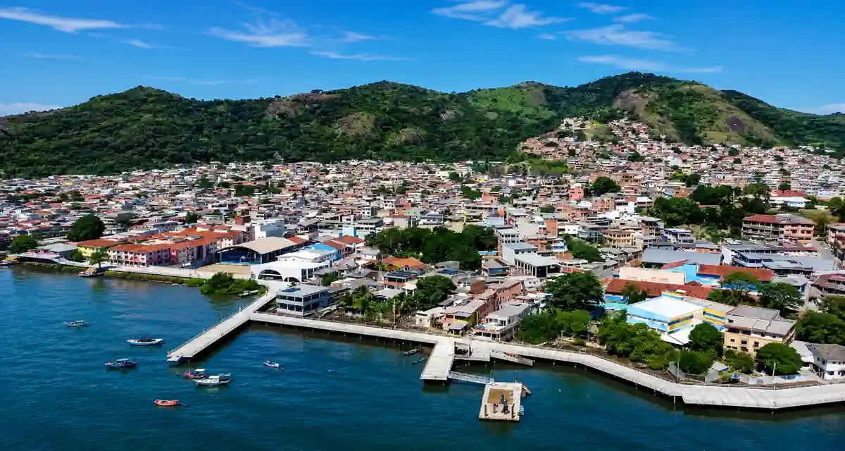 Ambiente da Ilha das Caieiras, polo gastronômico de Vitória