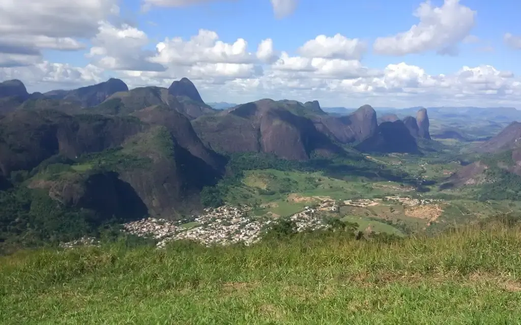 Montanhas de pedra no Espírito Santo: por que são tantas
