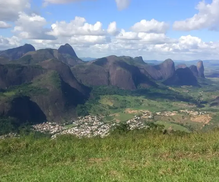 Montanhas de pedra no Espírito Santo: por que são tantas